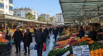 A Saturday at Alanya Bazaars: How we filled our bags with only 10 Euros!