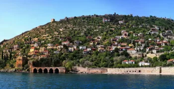 Warum bevorzugt die ausländische Bevölkerung in der Türkei Alanya?