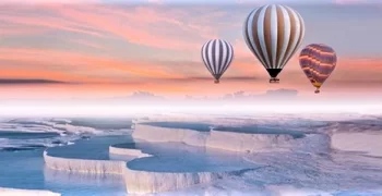 Eine der meistbesuchten Touristenattraktionen in der Türkei, Pamukkale