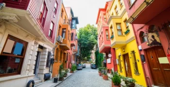 Эсенюрт и Аланья вошли в число районов с наибольшим объемом продаж жилья в 2022 году