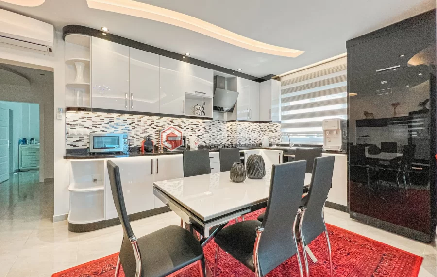 Prodaje se moderan jednosoban stan u pristojnom kompleksu