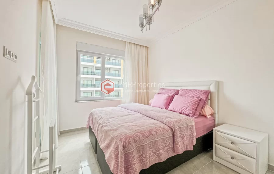 Prodaje se moderan jednosoban stan u pristojnom kompleksu