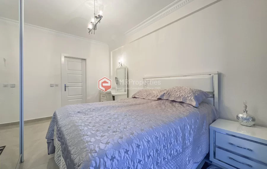 Prodaje se moderan jednosoban stan u pristojnom kompleksu