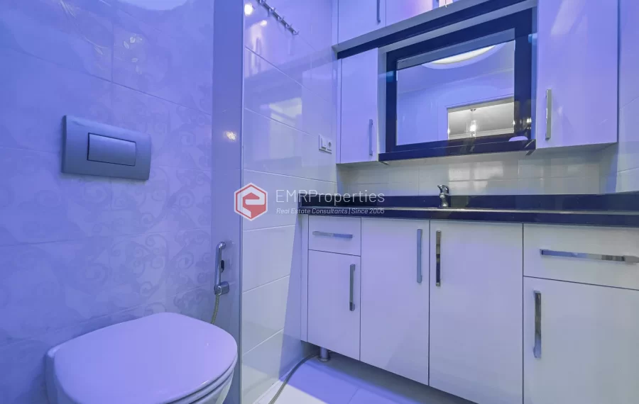 Prodaje se moderan jednosoban stan u pristojnom kompleksu