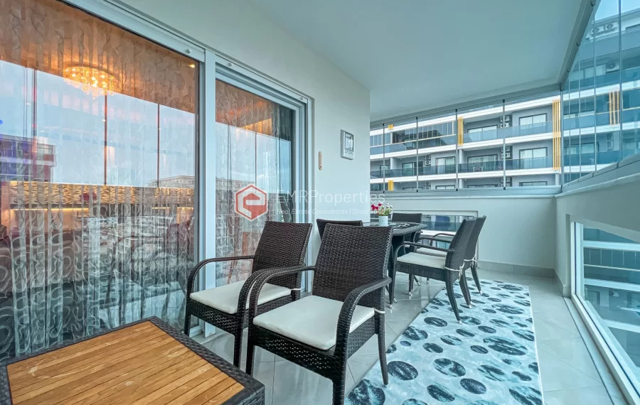 Prodaje se moderan jednosoban stan u pristojnom kompleksu