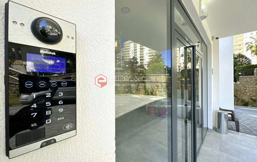 Modern apartment with sea view for sale in Mahmutlar