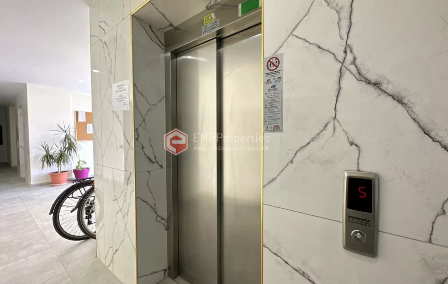 Modern apartment with sea view for sale in Mahmutlar