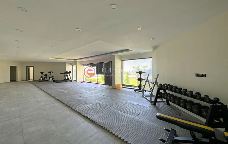 Modern apartment with sea view for sale in Mahmutlar