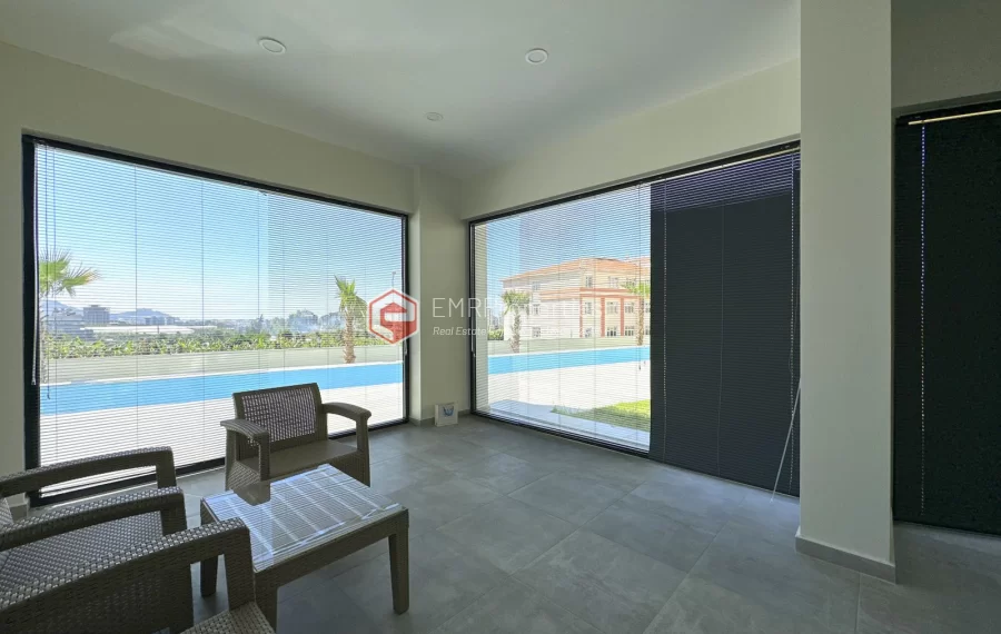 Modern apartment with sea view for sale in Mahmutlar