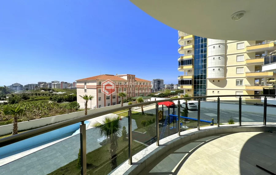 Modern apartment with sea view for sale in Mahmutlar