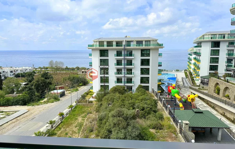 Seafront luxury apartment for sale in Alanya Kargicak