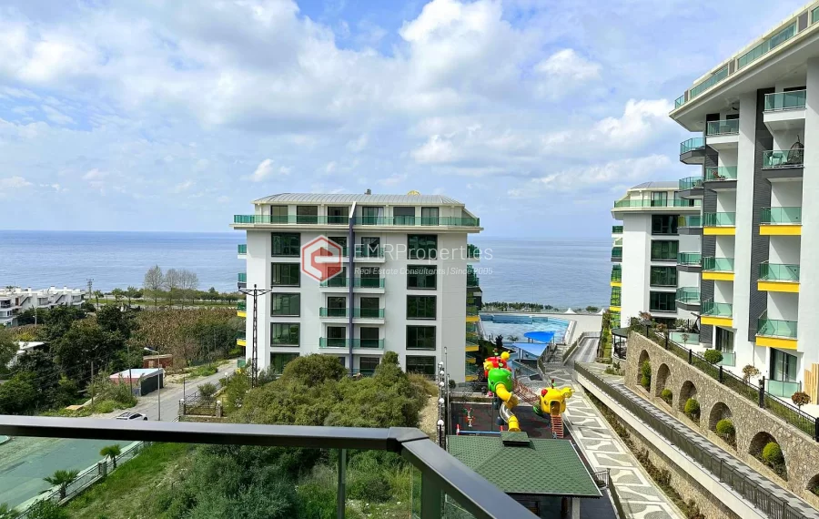 Seafront luxury apartment for sale in Alanya Kargicak