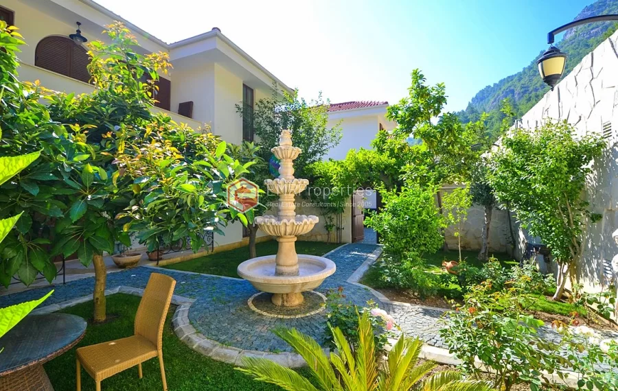 Ultra luksuzna vila na prodaju sa jedinstvenim panoramskim pogledom u Bektašu