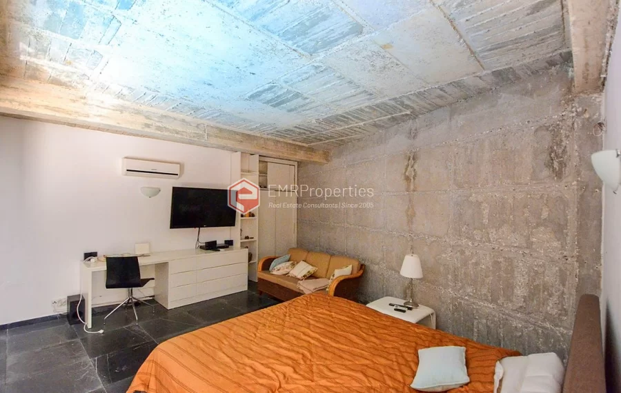 Ultra luksuzna vila na prodaju sa jedinstvenim panoramskim pogledom u Bektašu