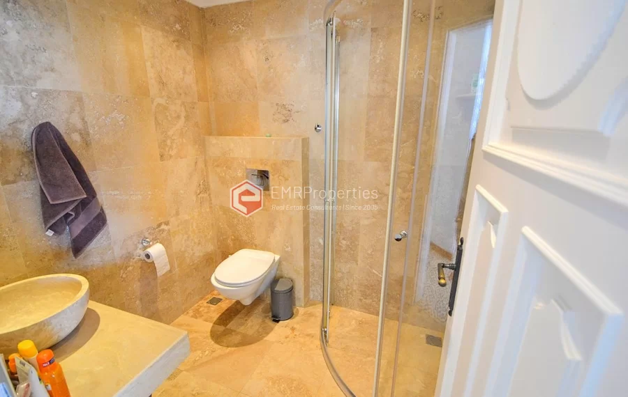 Ultra luksuzna vila na prodaju sa jedinstvenim panoramskim pogledom u Bektašu