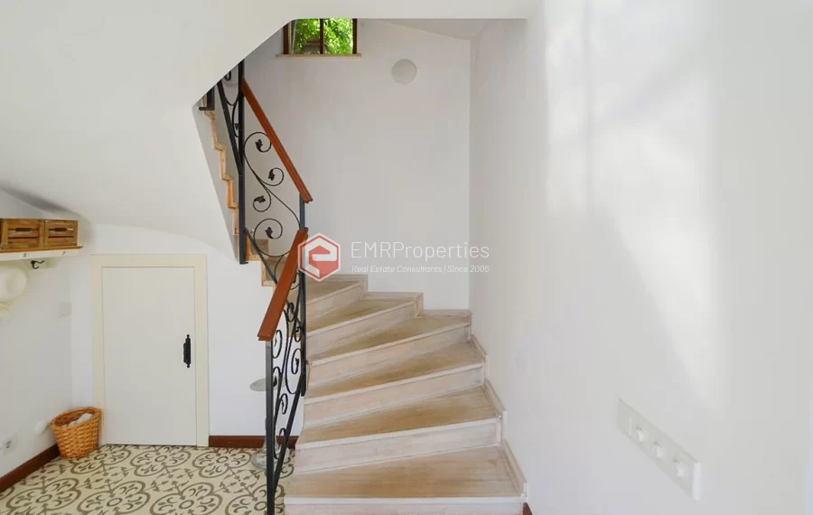 Ultra luksuzna vila na prodaju sa jedinstvenim panoramskim pogledom u Bektašu