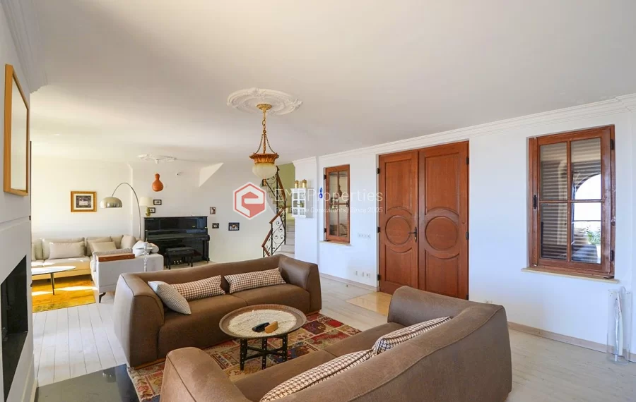 Ultra luksuzna vila na prodaju sa jedinstvenim panoramskim pogledom u Bektašu