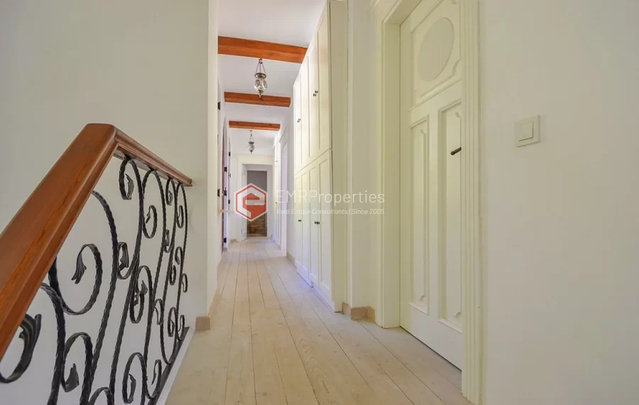 Ultra luksuzna vila na prodaju sa jedinstvenim panoramskim pogledom u Bektašu