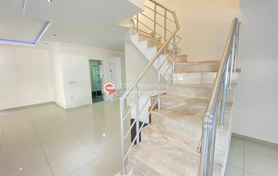  Peaceful garden duplex for sale in a secure residential complex in Kestel