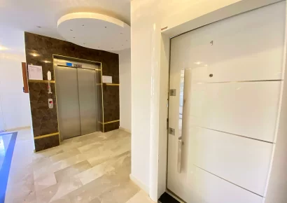 Prodaje se miran vrt dupleks u sigurnom stambenom kompleksu u Kestelu