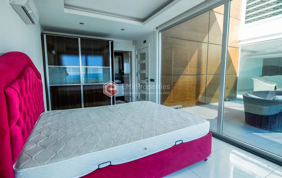 Ekskluzivna dupleks vila sa panoramskim pogledom koji oduzima dah na prodaju u Tepe