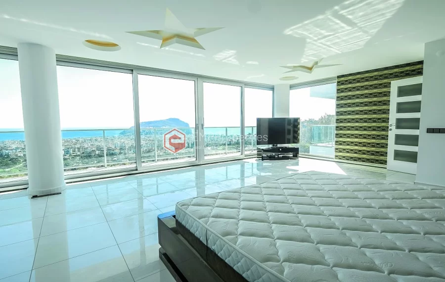 Ekskluzivna dupleks vila sa panoramskim pogledom koji oduzima dah na prodaju u Tepe