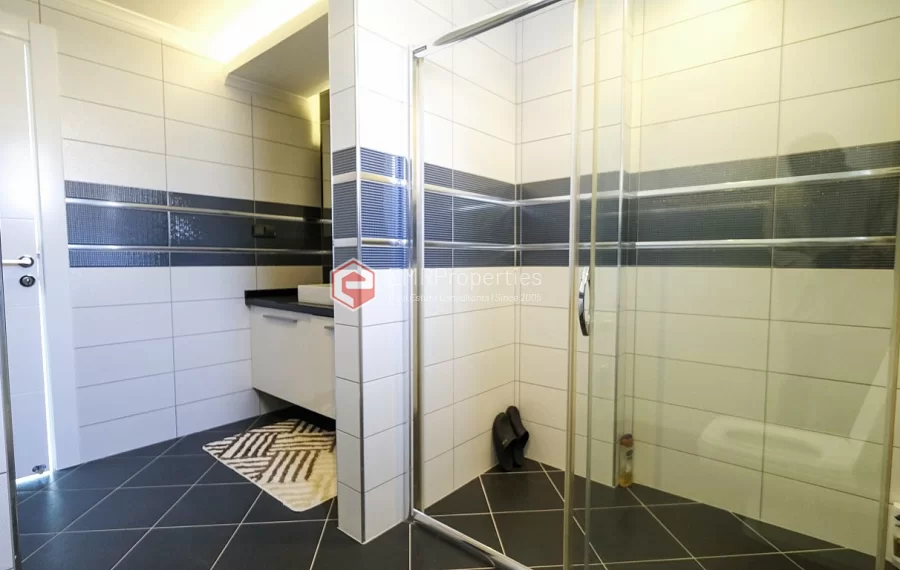 Ekskluzivna dupleks vila sa panoramskim pogledom koji oduzima dah na prodaju u Tepe