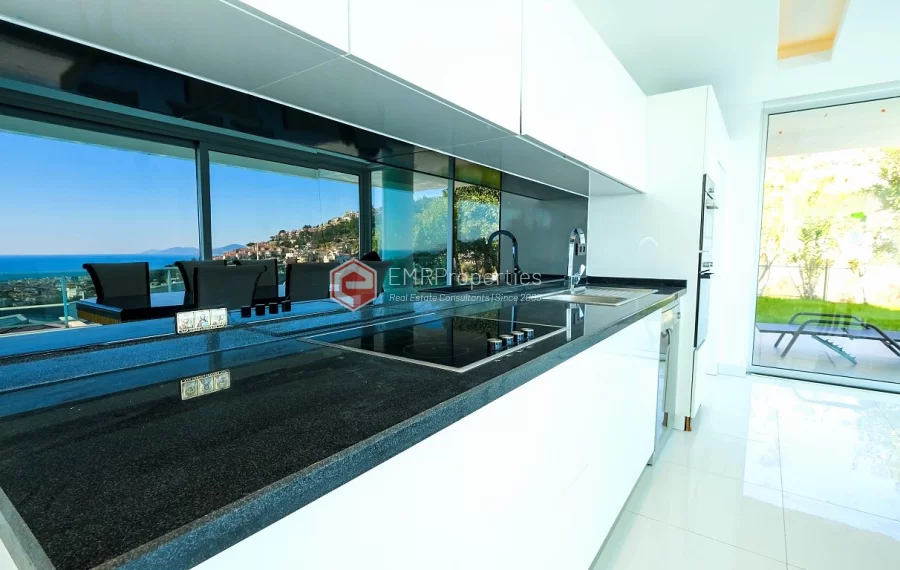 Ekskluzivna dupleks vila sa panoramskim pogledom koji oduzima dah na prodaju u Tepe