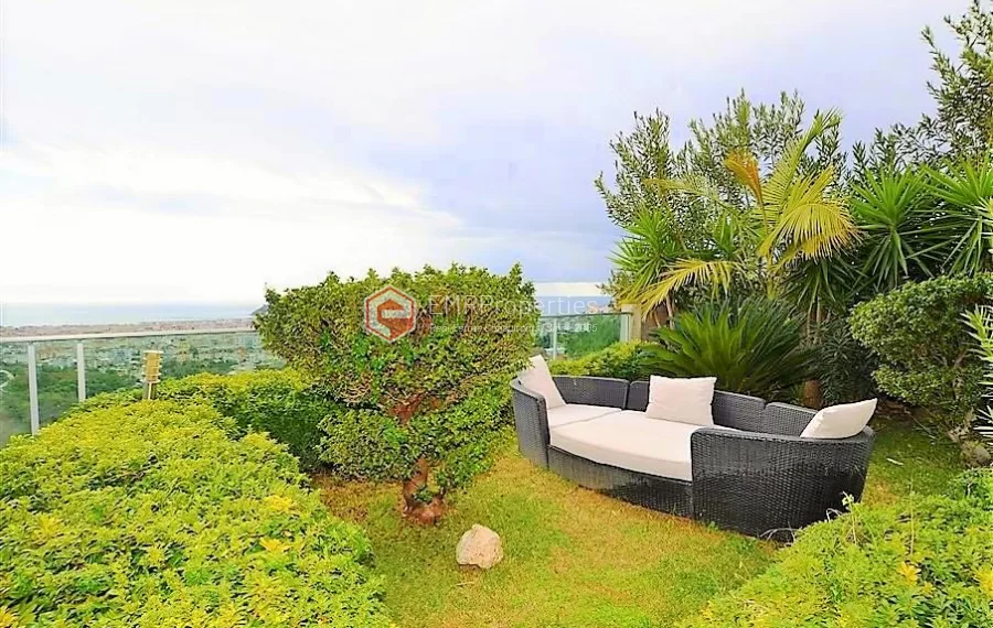 Ekskluzivna dupleks vila sa panoramskim pogledom koji oduzima dah na prodaju u Tepe