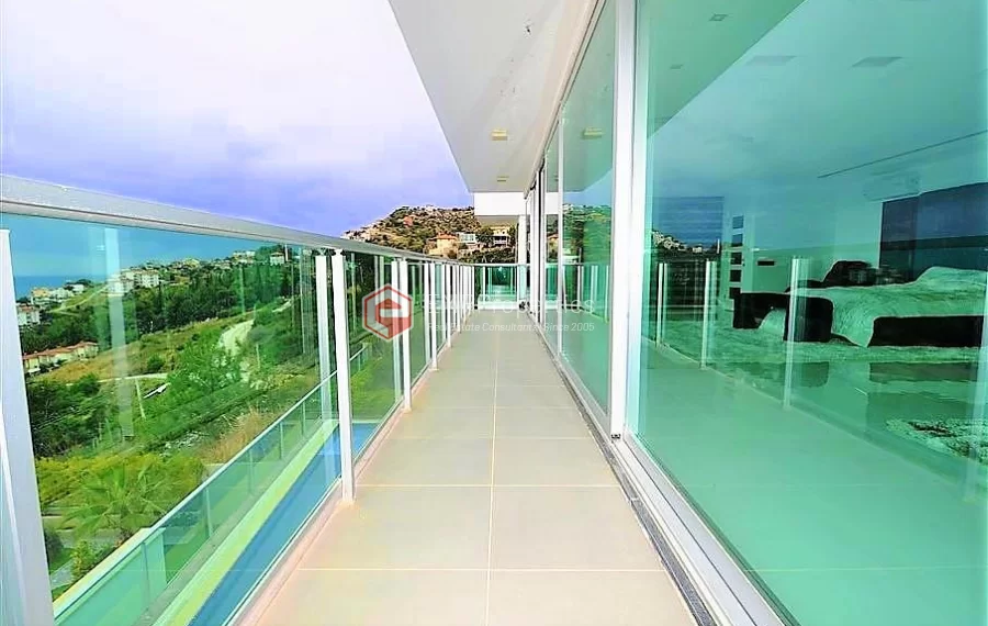 Ekskluzivna dupleks vila sa panoramskim pogledom koji oduzima dah na prodaju u Tepe