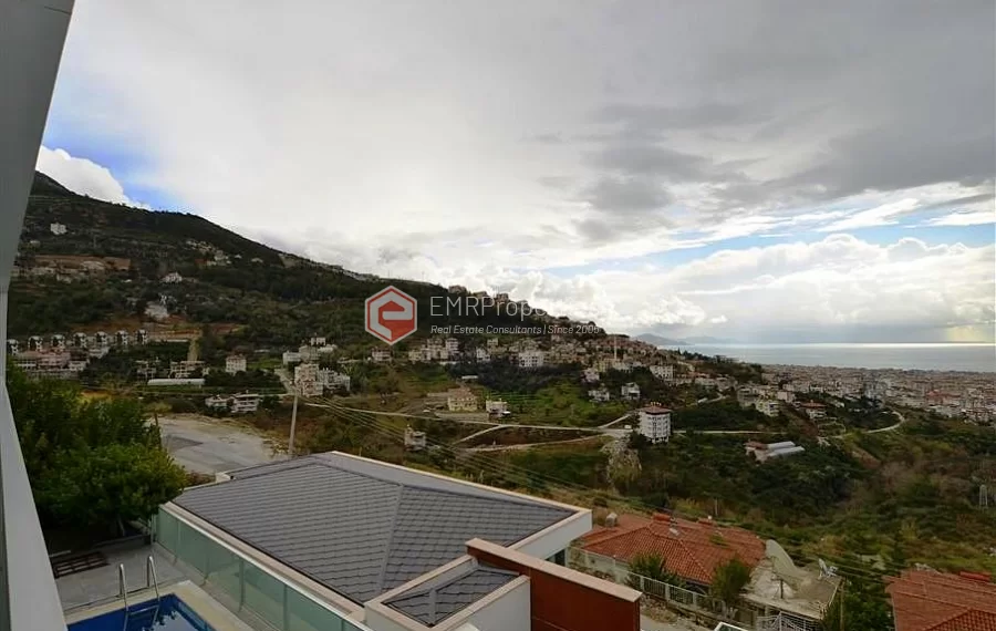 Ekskluzivna dupleks vila sa panoramskim pogledom koji oduzima dah na prodaju u Tepe