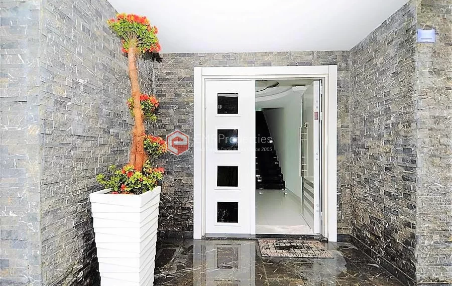 Ekskluzivna dupleks vila sa panoramskim pogledom koji oduzima dah na prodaju u Tepe