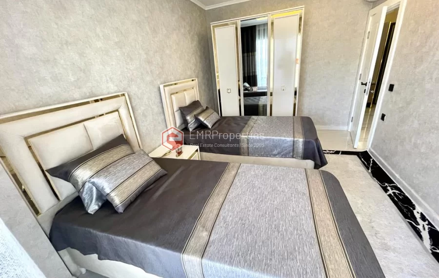 Prodaje se super luksuzan moderni vrtni dupleks u Oba