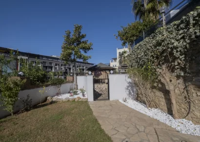 Prodaje se prekrasna 3-sobna vila s pogledom na more u Konaklima