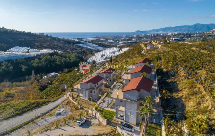 Sanjava vila sa 8 spavacih soba na prodaju u Kargicaku Alanji