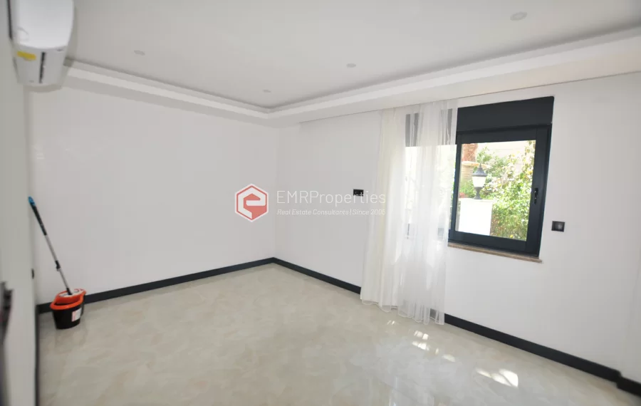 Sanjava vila sa 8 spavacih soba na prodaju u Kargicaku Alanji