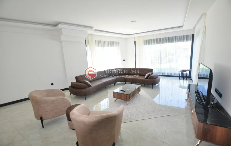 Sanjava vila sa 8 spavacih soba na prodaju u Kargicaku Alanji