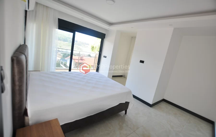 Sanjava vila sa 8 spavacih soba na prodaju u Kargicaku Alanji