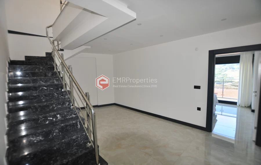 Sanjava vila sa 8 spavacih soba na prodaju u Kargicaku Alanji