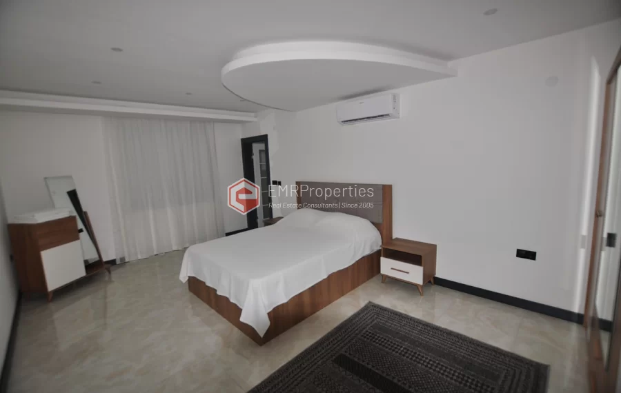 Sanjava vila sa 8 spavacih soba na prodaju u Kargicaku Alanji