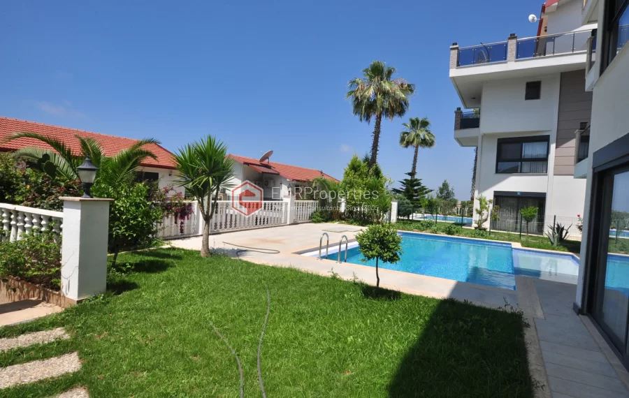 Sanjava vila sa 8 spavacih soba na prodaju u Kargicaku Alanji