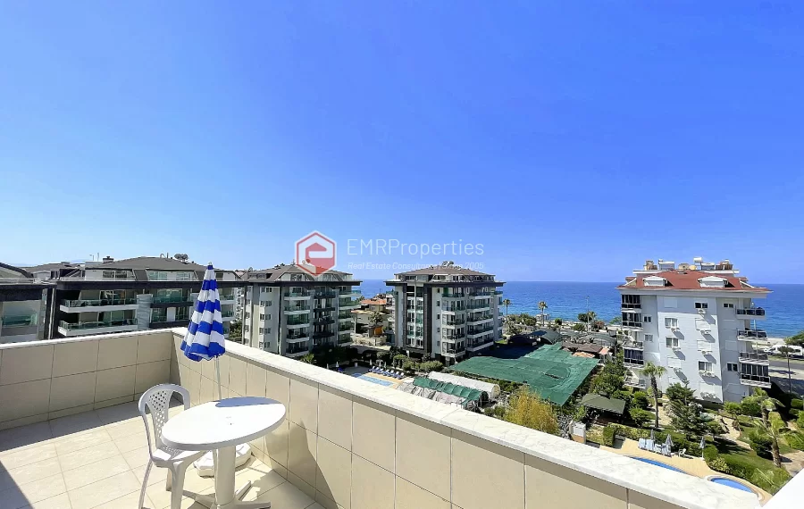 Super luksuzan penthouse sa 4 spavace sobe na prodaju u Kestelu