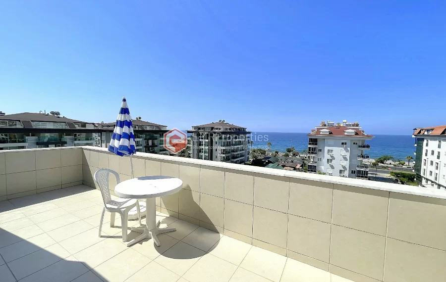 Super luksuzan penthouse sa 4 spavace sobe na prodaju u Kestelu