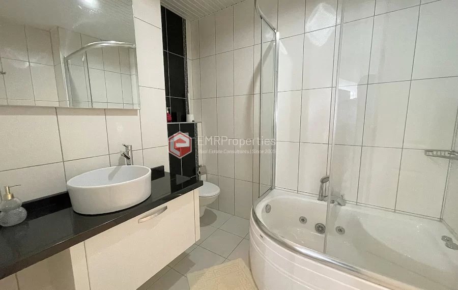 Super luksuzan penthouse sa 4 spavace sobe na prodaju u Kestelu