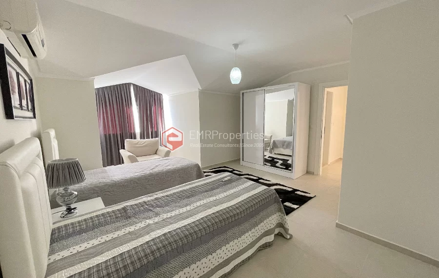 Super luksuzan penthouse sa 4 spavace sobe na prodaju u Kestelu