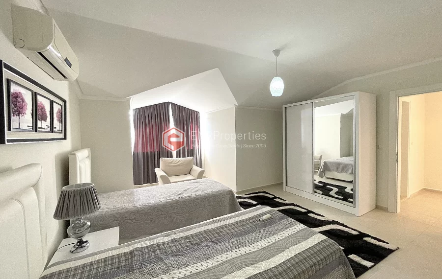 Super luksuzan penthouse sa 4 spavace sobe na prodaju u Kestelu