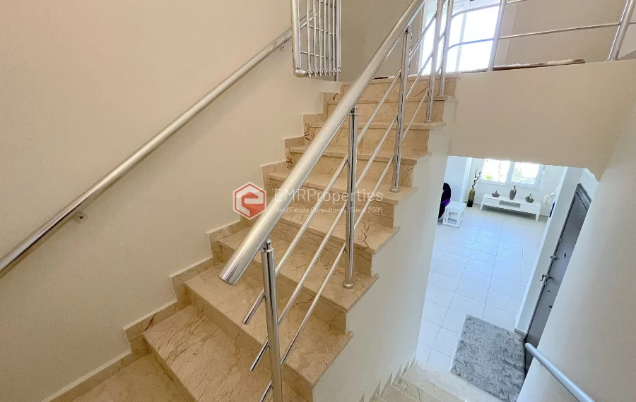 Super luksuzan penthouse sa 4 spavace sobe na prodaju u Kestelu