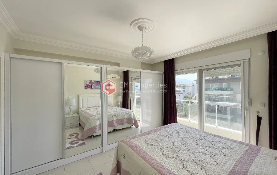 Super luksuzan penthouse sa 4 spavace sobe na prodaju u Kestelu