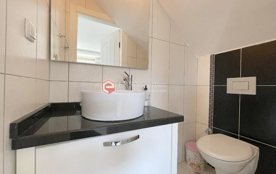 Super luksuzan penthouse sa 4 spavace sobe na prodaju u Kestelu