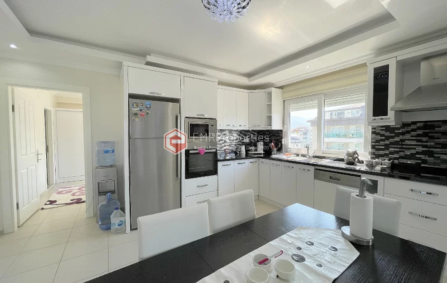 Super luksuzan penthouse sa 4 spavace sobe na prodaju u Kestelu